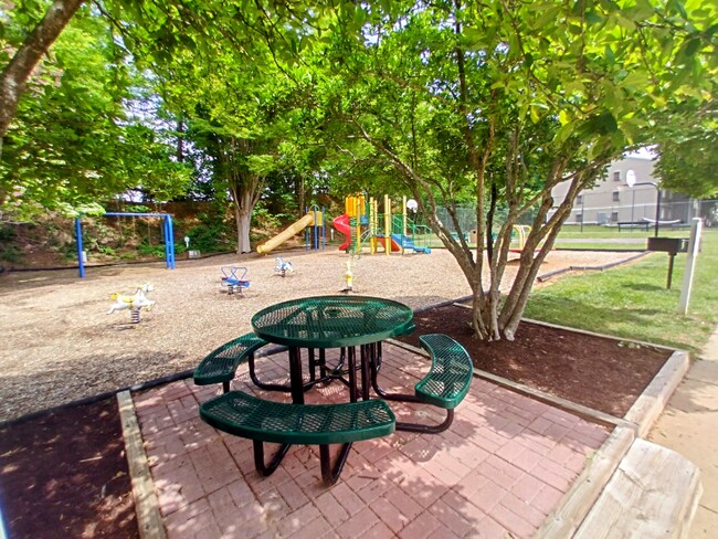 Photo - 600 Reusens Rd Unidad D37