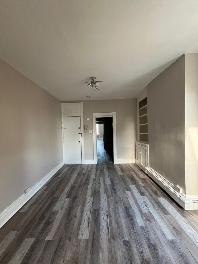 Photo - 65 Laidlaw Ave Unit 3L