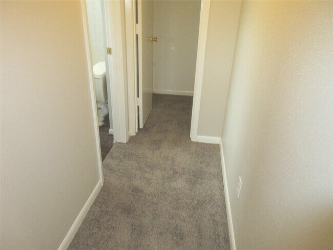 1230 Shadowdale Dr Unit 12