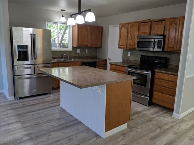 Photo - 6405 Orbit Way