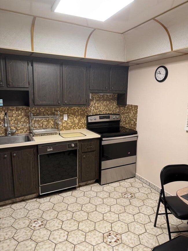 Photo - 410 SE 2nd St Unit 105