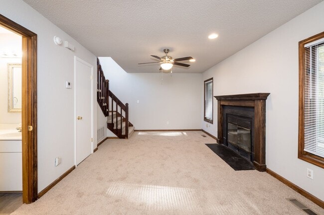 Photo - 2 bedroom 1.5 bath Duplex Close to the Beach