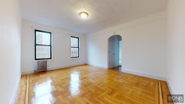 Building Photo - 1 bedroom in ELMHURST NY 11373 Unit 4M Rental