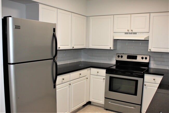 Photo - 635 18th Pl