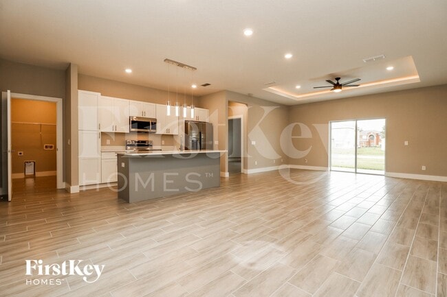 327 Churchill Ct