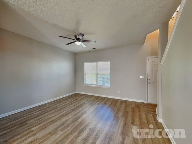 Photo - 2000 Farm Hill Ct