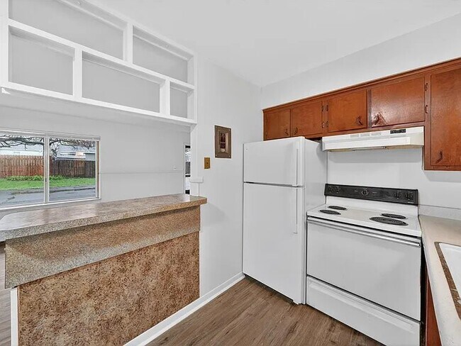 Photo - 151 E McHattie St Unit 6