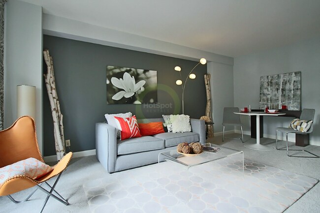 Photo - 55 E Banks St Rental