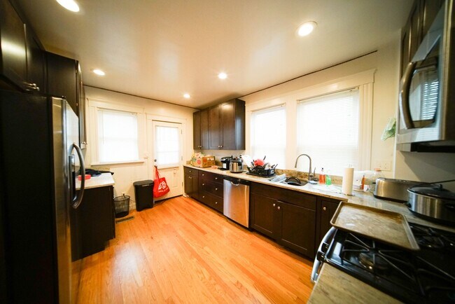 Photo - 5-bed, 2.5 bath Allston Apt Near the T!