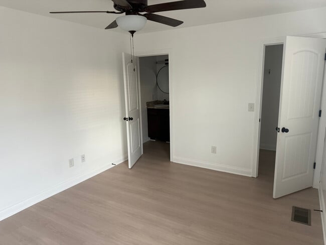 Photo - 1800 Beckett Dr