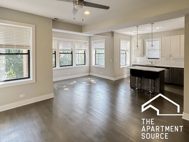 Photo - 2618 N Rockwell St Unit 1F