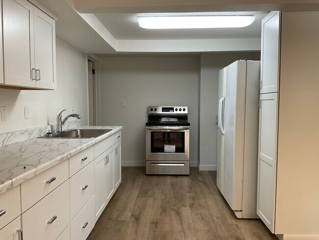 Photo - Refurbished  2 bedroom across from Idlewil...