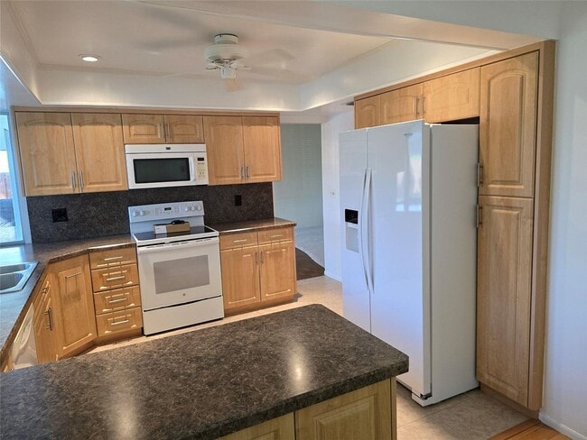 Building Photo - 9361 SW 56th St Rental