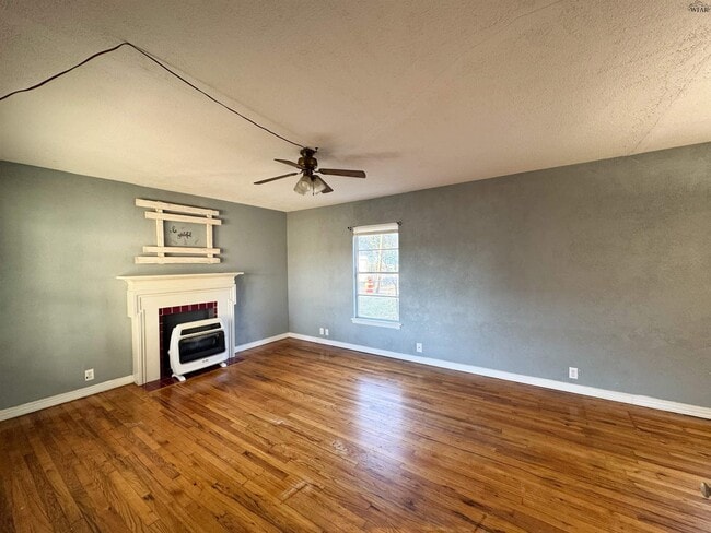 Photo - 1820 Kell W Blvd