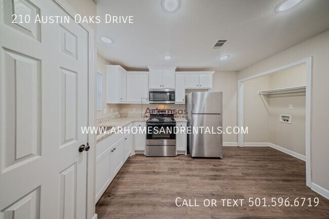 Photo - 210 Austin Oaks Dr