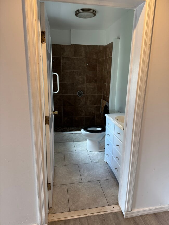 Photo - 1048 Birkbeck St Unit 1050