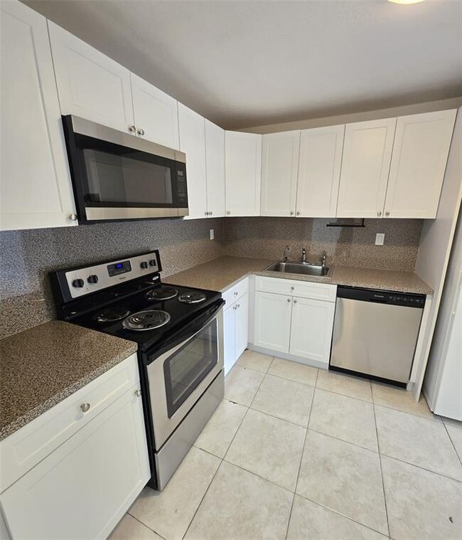 Photo - 2771 Taft St Condo Unit 205