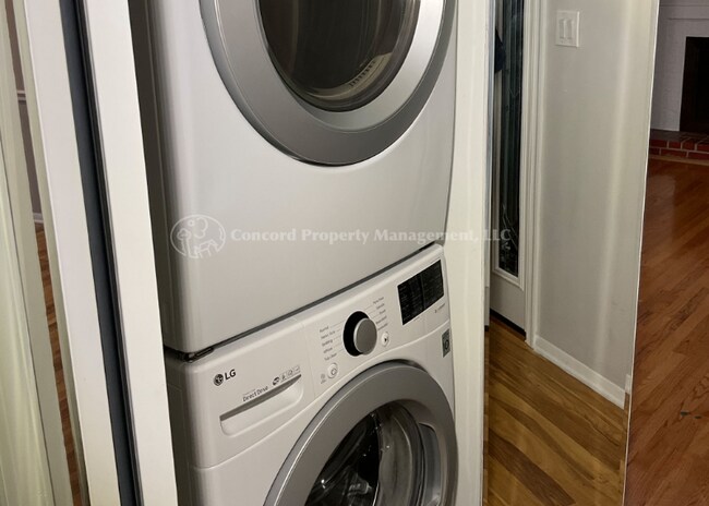 Photo - 2422 Eastridge Rd