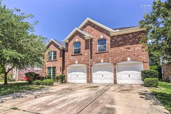 Building Photo - 2103 Blue Water Bay Dr