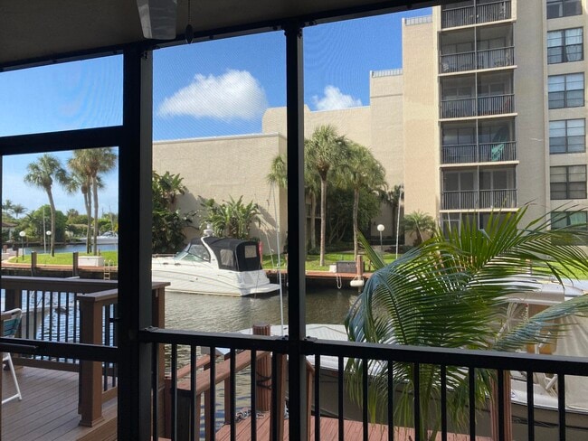 Photo - 15 Royal Palm Way Unidad #107