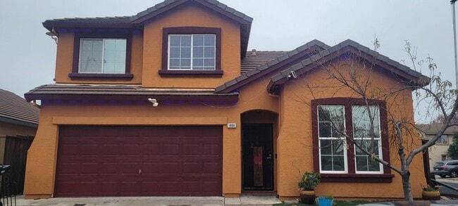 Building Photo - Your Next Home in One of Roseville’s Most Desired Neighborhoods!