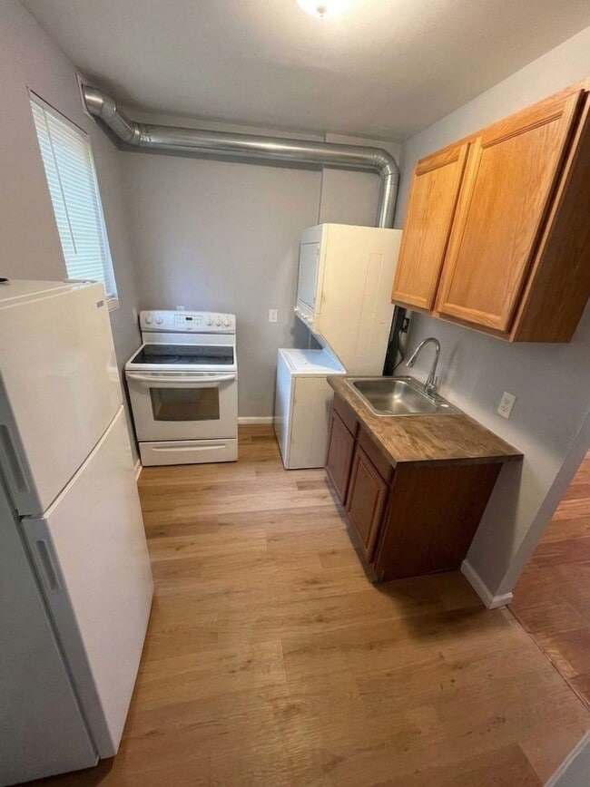 Photo - Three Bedroom One Bathroom Ready For ASAP Move In