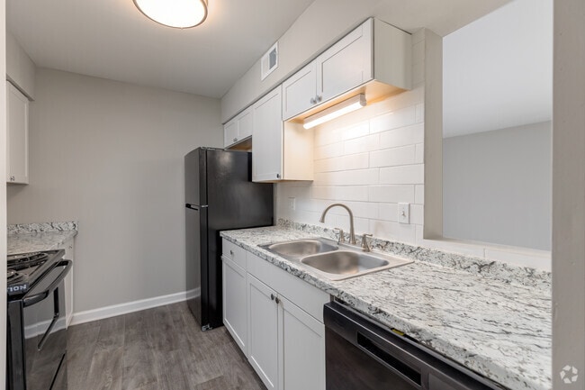 Interior Photo - Windward Forest Rental