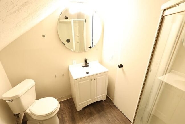 Photo - 1455 Woodbirch Ave