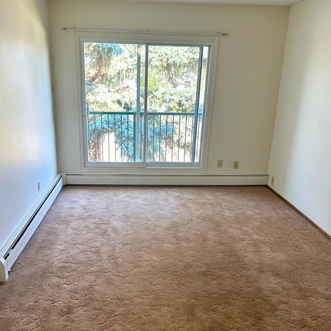 Photo - 10327-10107 107 Ave Unit 301