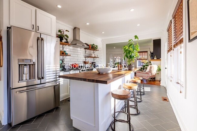 Photo - 310 S 7th St