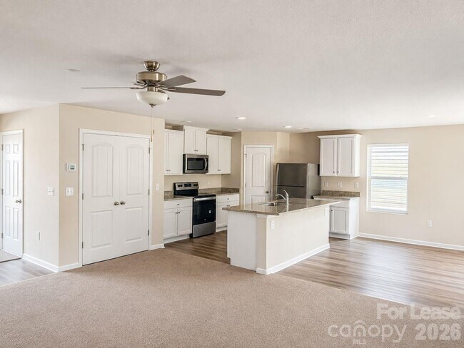 Photo - 529 Hawley St
