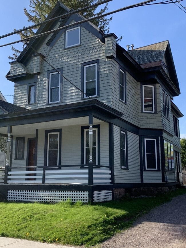 19 Hickok Pl