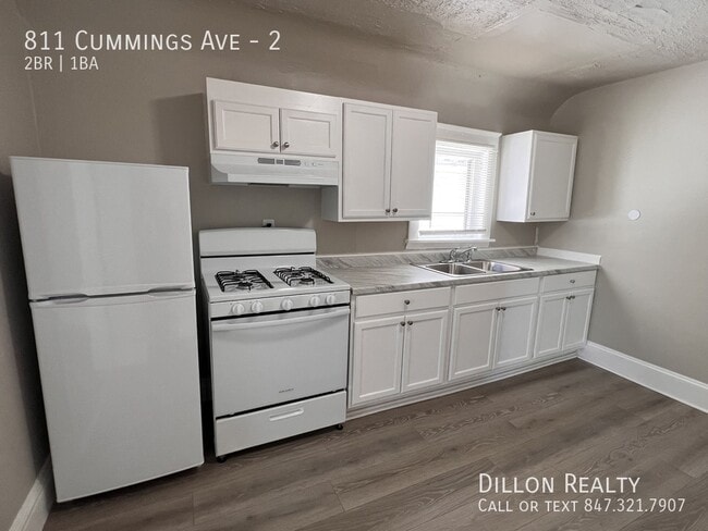 Building Photo - 811 Cummings Ave Unit 2