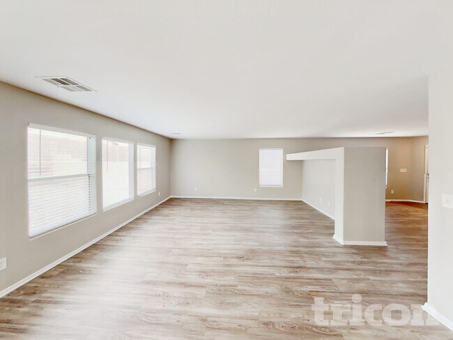 Photo - 3144 McLennan Ave