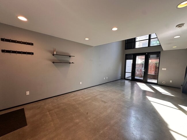 Photo - Modern Townhome in Georgetown!  Available ...