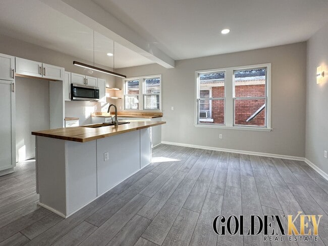 Building Photo - 3854-3831 31st St Unit 3854 31st Street - 3852 Rental