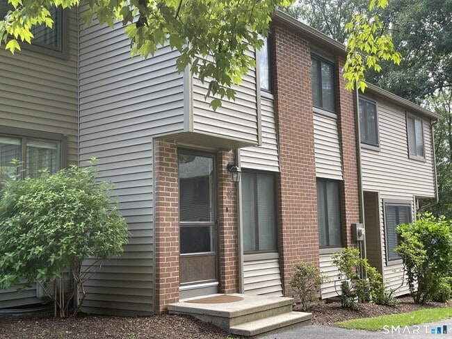 Building Photo - 40 Conestoga Way Unit 40