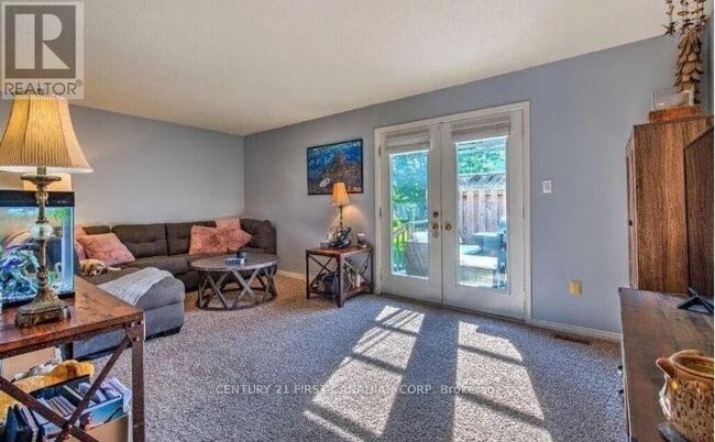 Photo - 511 Admiral Dr