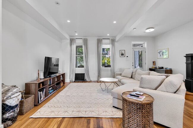 Photo - 4008 Marlboro Pl NW