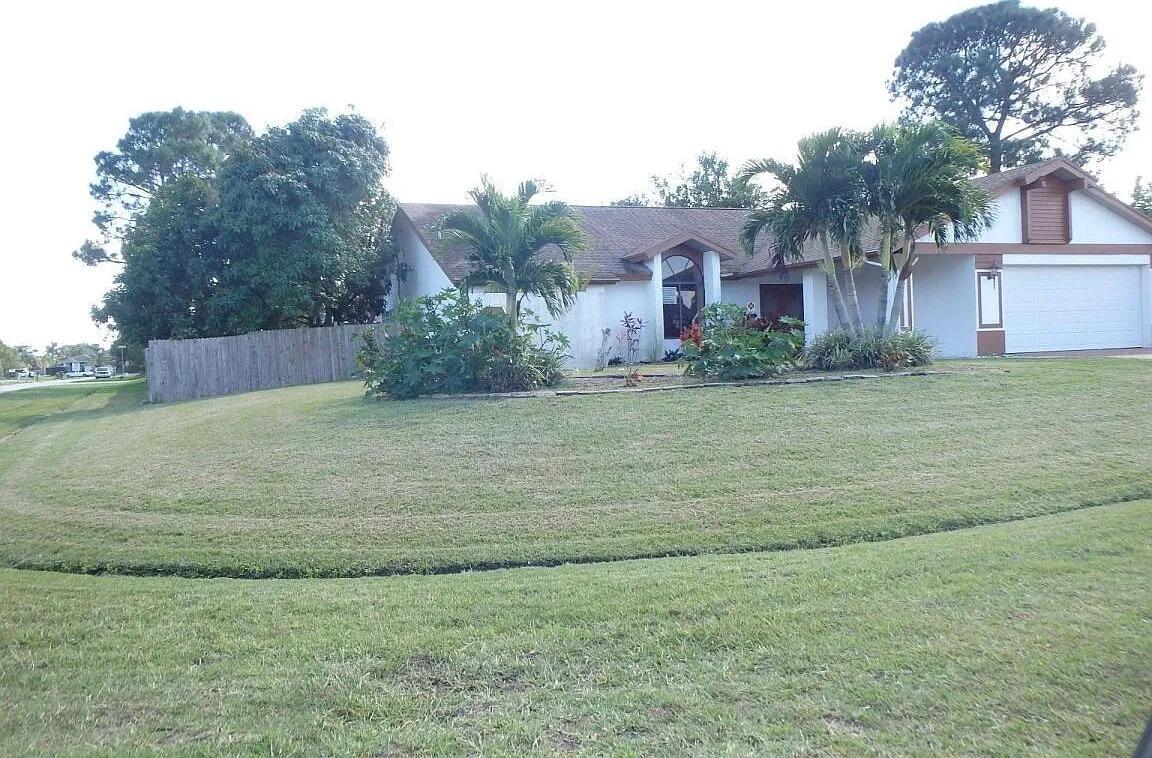 Photo - 566 SE Damask Ave