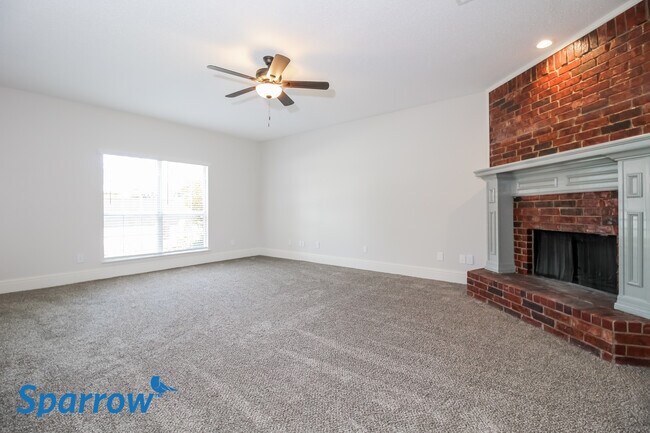 Photo - 3933 Pinetree Drive