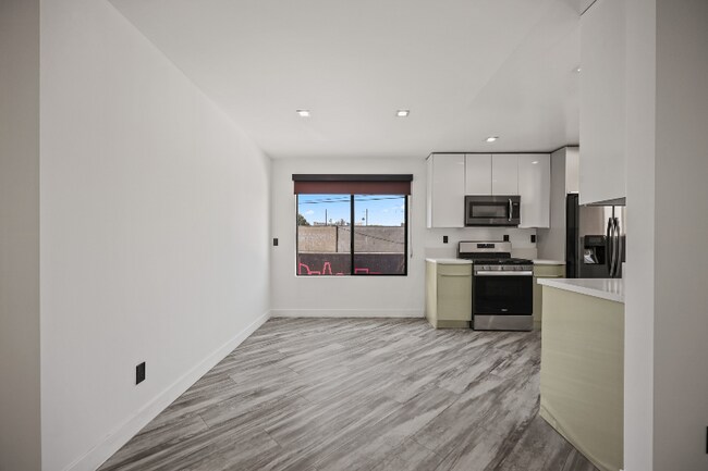 Photo - 5667 La Mirada Ave Unidad 7