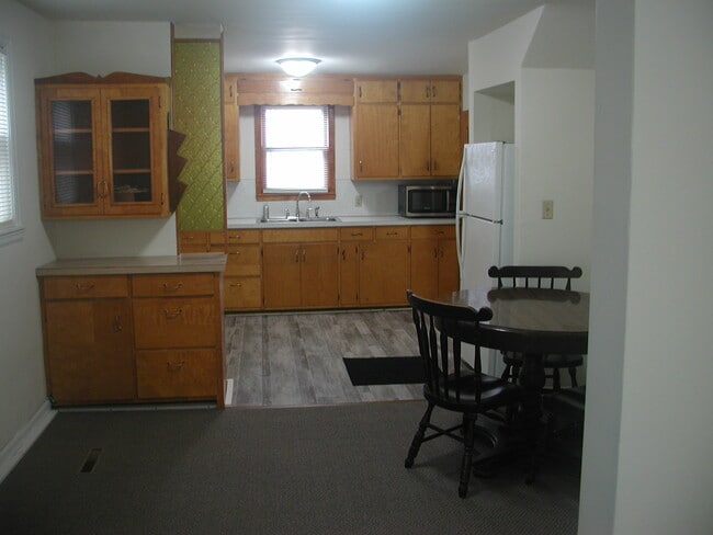 Photo - 241 E Ronning Ave