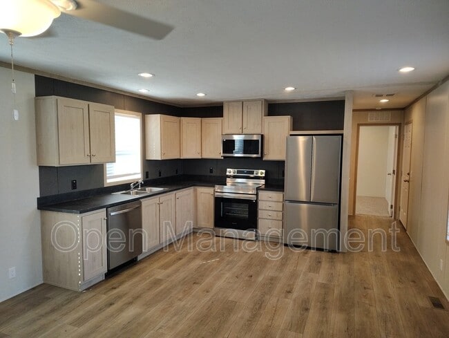 Building Photo - 120 Terry Blvd