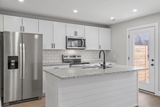 Photo - 116 Shipman Dr