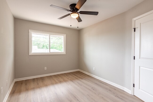 Photo - 400 Gallery Ln