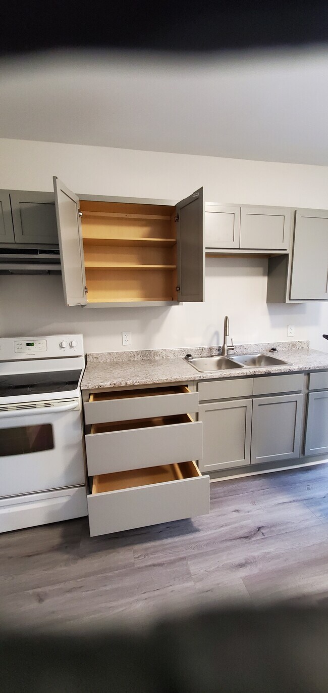 Photo - 13 Acadia Ave Unit Apt7