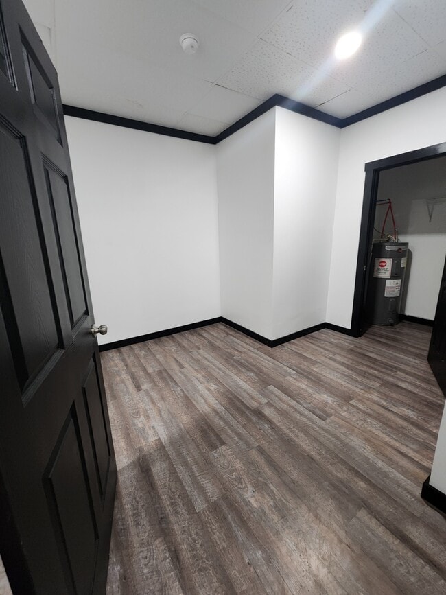 Photo - 1125 W 7th St