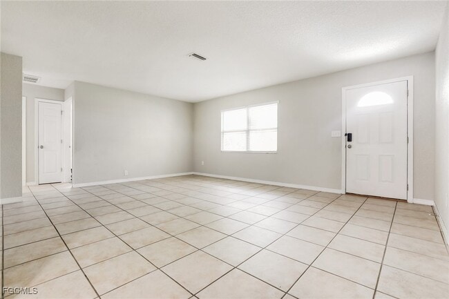 Photo - 382 Sunnyside Dr