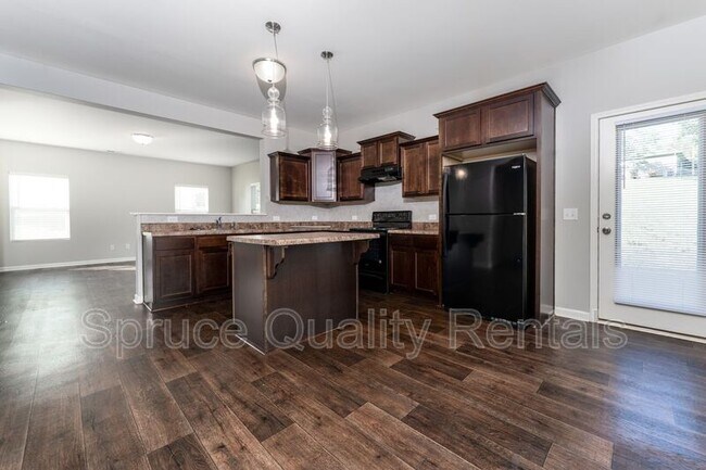 Photo - 411 Quick Silver Dr